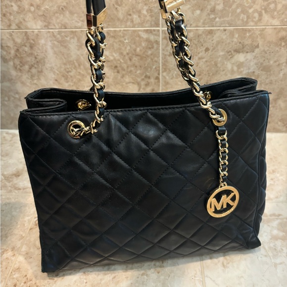 Michael Kors Black Quilted Shoulder Bag with Gold Accents - Picture 2 of 6